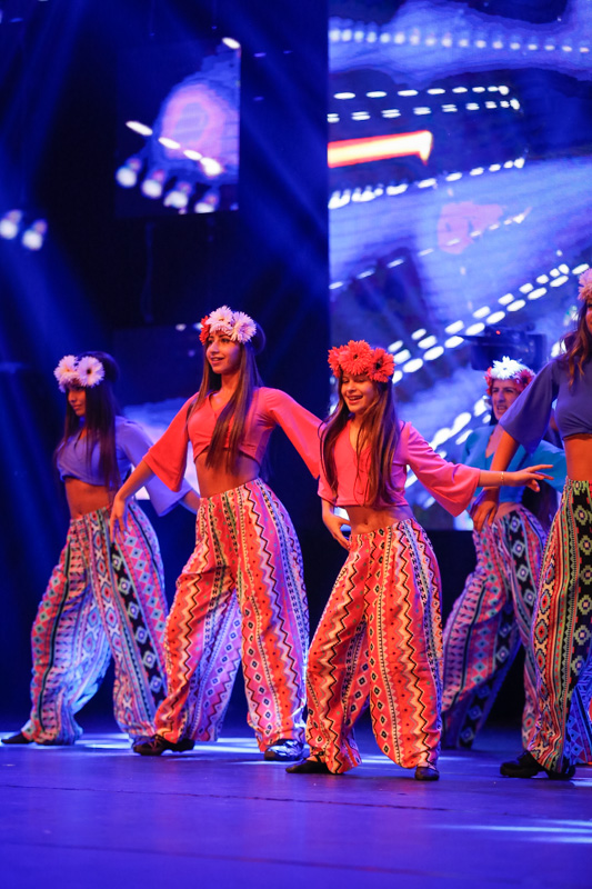 Tribe Dance Hold Your Dream 